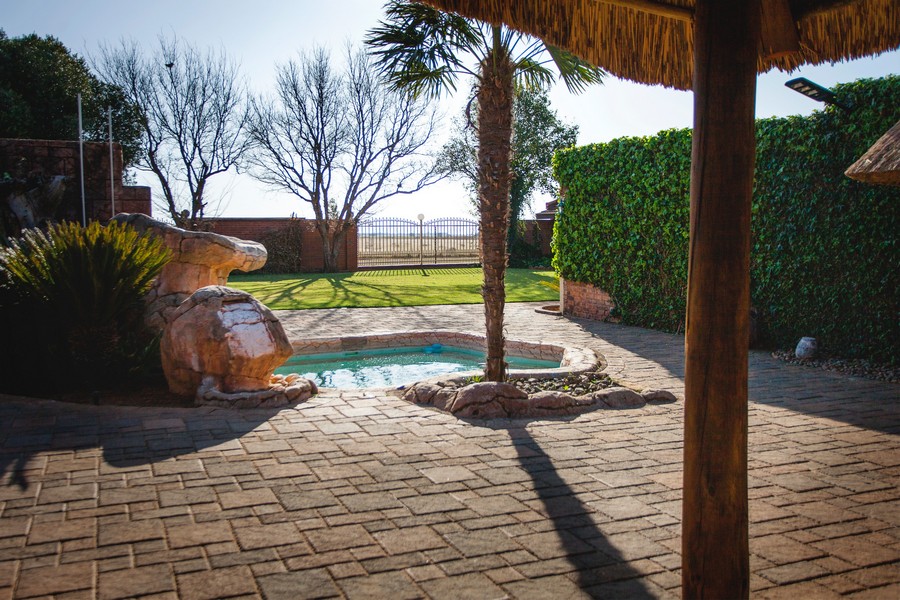 6 Bedroom Property for Sale in Bainsvlei Free State
